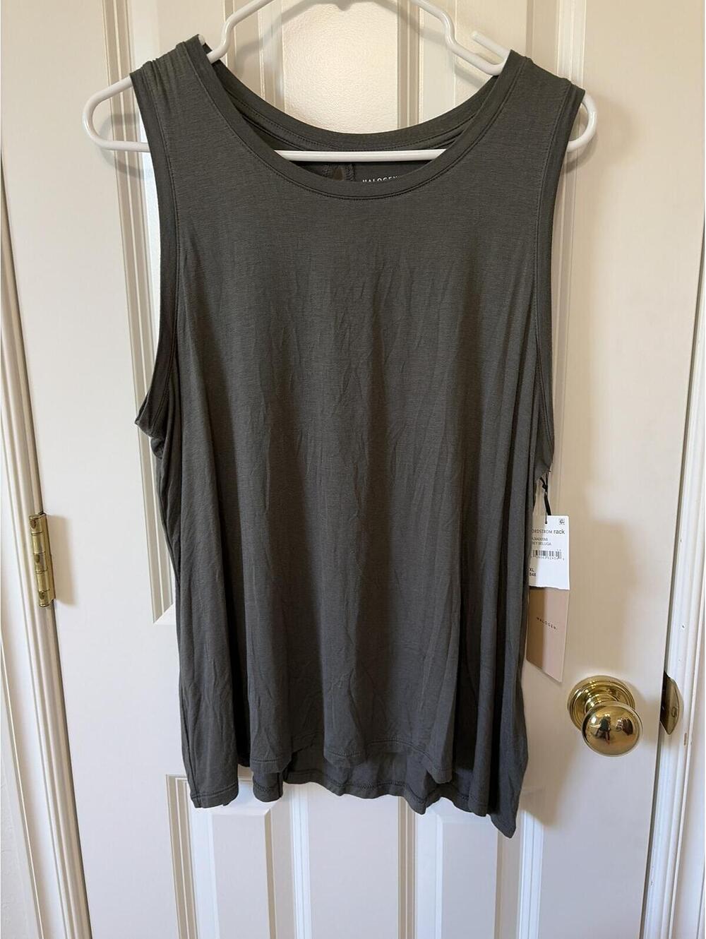 NWT Halogen Gray Tank size xl